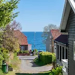 Vakantiehuis Stunning In Allinge-Sandvig